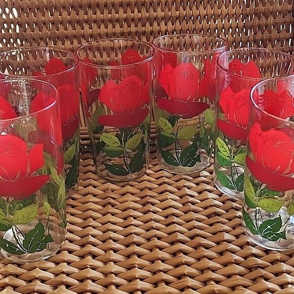 Anchor Hocking Red and Green Floral Glasses - Picture 5 of 9